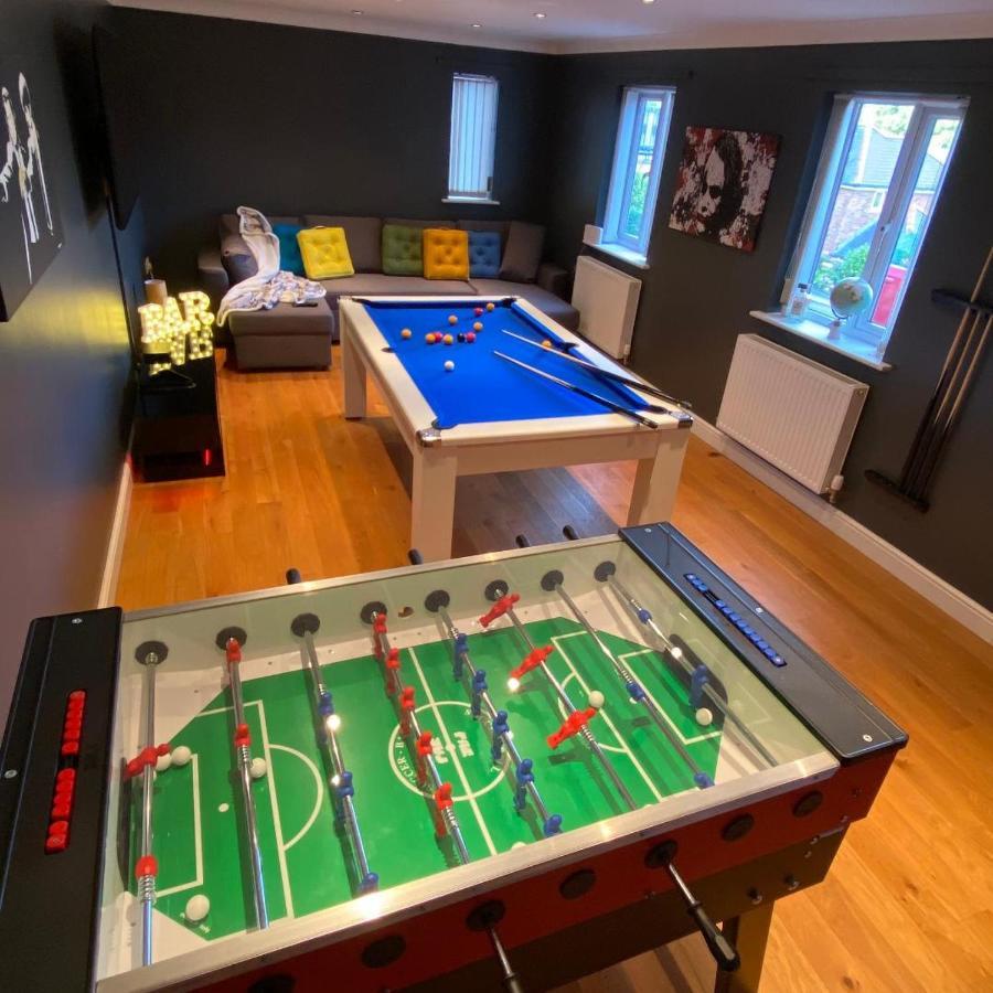Luxury 4-5 Bed Home With Games Room And Balcony نيوتاون المظهر الخارجي الصورة
